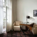 Roomers Berlin Steinplatz, Autograph Collection